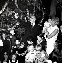 Noël des enfants à l'Hôtel Matignon, 1967