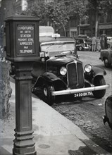 Borne appel-taxi à Paris, 1955