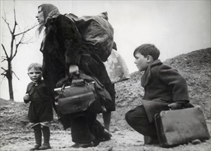 Des civils allemands paient le pix de la guerre, 1945
