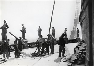Demolition of the Trocadero palace, 1937