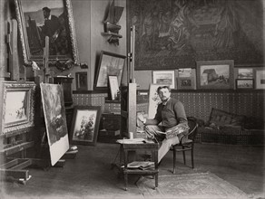 Ernest Duez dans son atelier