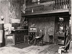 Alfred Elias dans son atelier