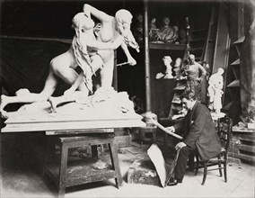 Alexandre Falguière dans son atelier