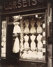 Atget, Boutique de corsets à Paris