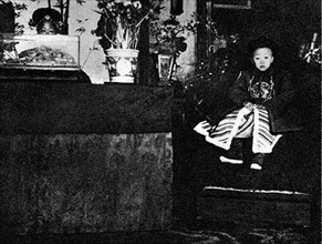 Pu Yi sur son trône