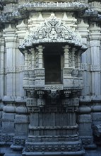 Fenêtre sculptée en marbre blanc, Temple jaïn, Ranakpur, sud du Rajasthan, Inde.