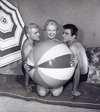 Entertainment News - April 4, 1961