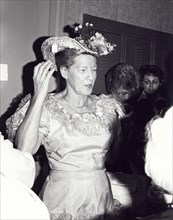 Entertainment News - May 11, 1975