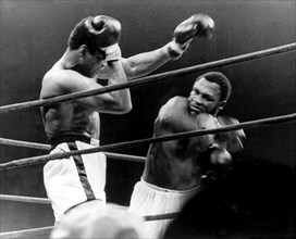 Muhammad Ali Boxes Joe Frazier