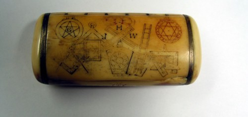 Snuffbox with Masonic decoration.