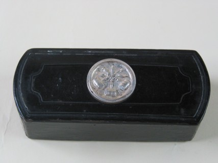 Horn snuffbox.