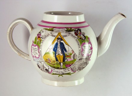 Théière en faïence.