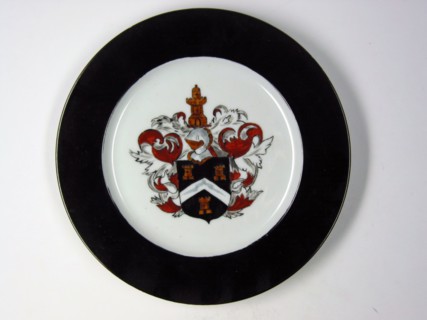 Assiette en porcelaine.