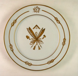 Assiette en porcelaine.