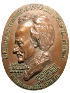 Medallion of the lodge Les Amis Triomphants in tribute to Brother Jean Motard.