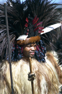 Le Roi Mswati III dansant la Umhlanga