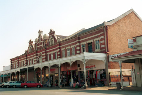 6/2002 Pietermaritzburg, KwaZulu-Natal, South Africa

streets, cars, car parking, city, towns,