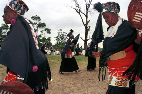 12/2003 Gingindlovu, KZN, South Africa
religion, shembe women, traditional shembe dancing, shembe
