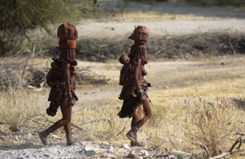 Himba woman walking
\n