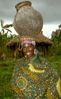LOCAL WOMAN OUTSIDE KISORO, UGANDA