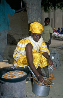 LOCAL WOMAN COOKING, DJENNE, MALI
