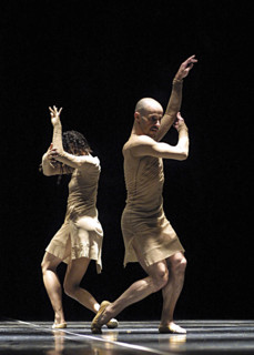 07/03/2003. FNB Dance Umbrella 2003. The Nelson Mandela Theatre at the Civic.
\nEmio Greco and