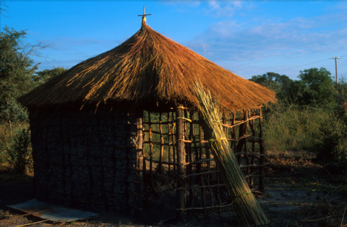 thatching a home