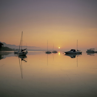 SUNRISE OVER THE HARTBEESPOORT DAM