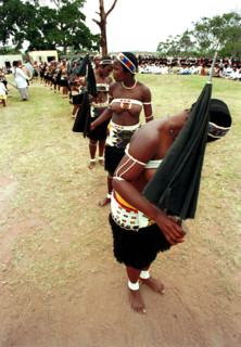 Eshowe, KwaZulu-Natal, South Africa
12/2003
zulu dancing, zulus, traditional dress, african