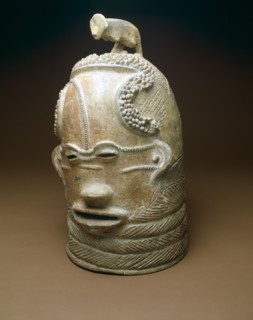 Tête en terre cuite sculptée découverte en Afrique du Sud