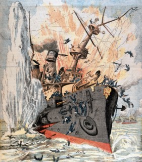 Guerre Russo-Japonaise 1904-1905 : le Cuirassé russe 'Petropavlosk' coulé par une torpille japonaise