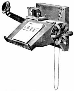 Le telephone mural a pastille de carbone d'Edison avec recepteur de type SGT (a droite)