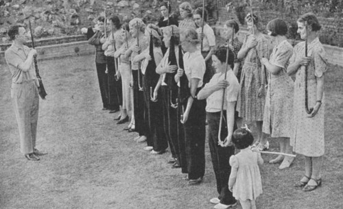 Members of the Women's Volunteer Defence Corps