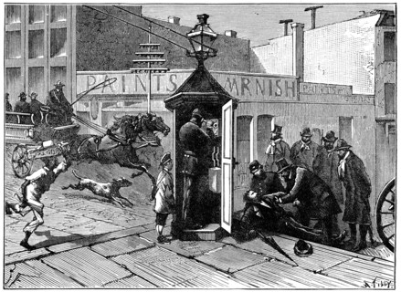 Chicago policeman telephoning from a police box
