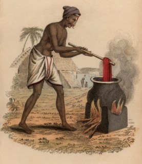 Indien en train de teindre des écheveaux de soie