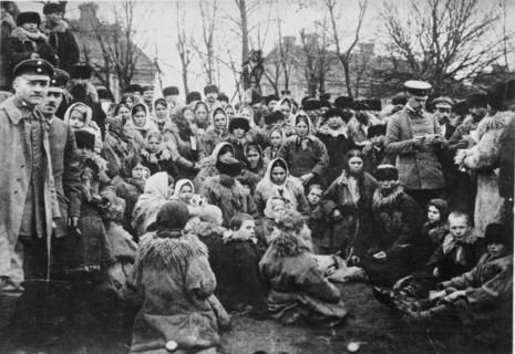 Foule en plein-air en Russie