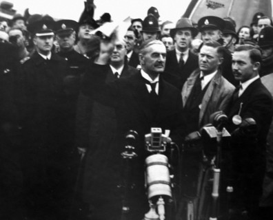 Chamberlain returning from Munich