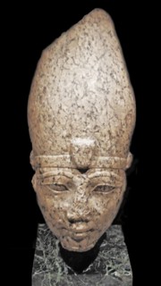 Head of Hatshepsut or Thutmose 111