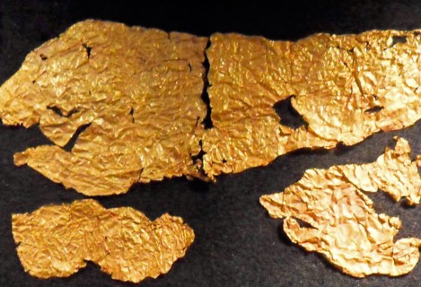 Foil fragments