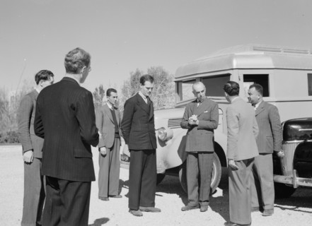 High Commissioner talking with members of a crew 1942.