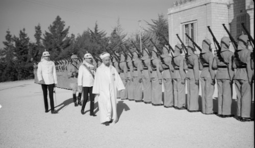 24th anniversary of Arab revolt under King Hussein & Lawrence 1940