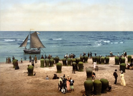 The beach, Scheveningen, Holland between 1890 and 1900.