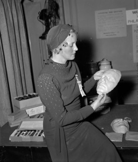 Death masks displayed at identification convention 1937