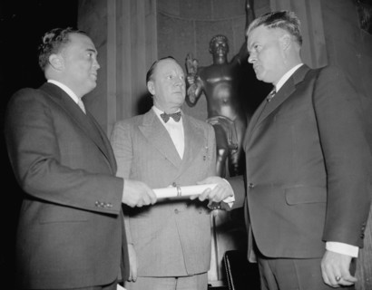 FBI Head presents diplomas to graduates of National Police Academy, 1938