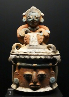 Mayan bowl with lid made of polychrome earthenware. Circa 600-800 AD