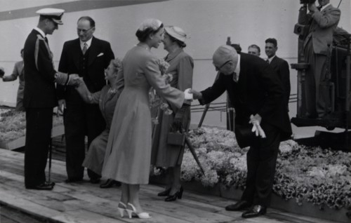 Prime Minister Sidney Holland, his wife Florence and the Mayor if Auckland Sir John Allum in 1950.