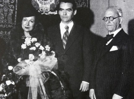 Federico García Lorca, (centre)