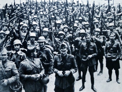 The Almansa regiment enters Tarragon during the Spanish civil war.