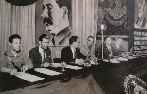 Joan Comorera talks to Rafael Vidiella, during the Spanish Civil War.