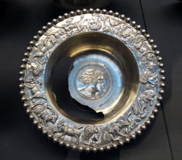 Late-Roman tableware flanged bowls